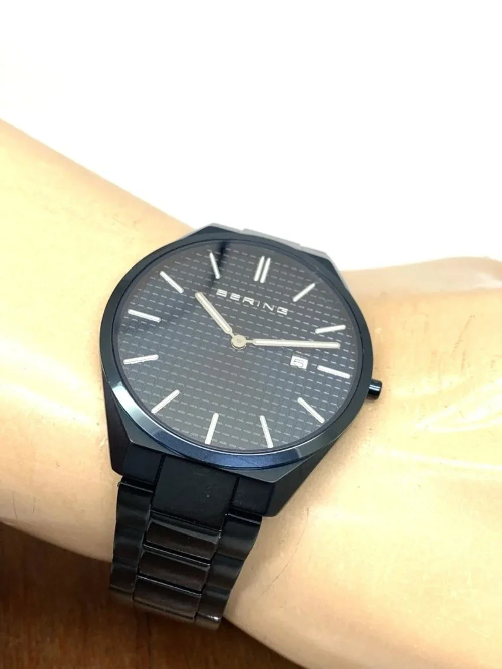 Bering Men's Watch 17240-797 Quartz Blue Dial Date Stainless Steel 40mm
